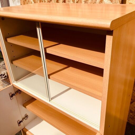  11629  コンパクト食器棚   ?毎週土日　大阪市内　合計5000円以上で配送無料！！ ?             