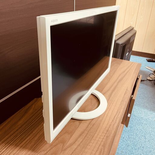  11576 SHARP 液晶カラーテレビ　AQUOS 2016年製 22V ?毎週土日　大阪市内　合計5000円以上で配送無料！！ 