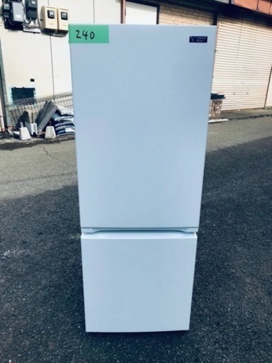 ✨2019年製✨ 240番 ヤマダ電機✨冷凍冷蔵庫✨YRZ-F15G1‼️