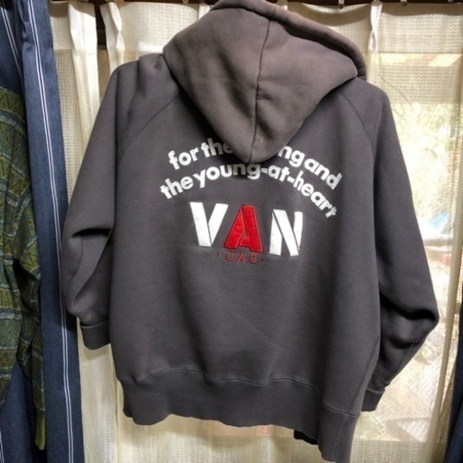 VANパーカー