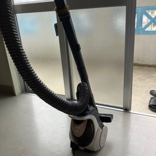 引っ越しの為出品新めの掃除機