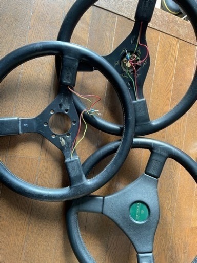 momo ステアリング