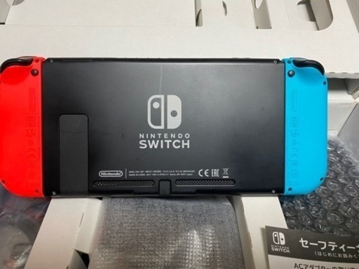 任天堂Switch(他フリマサイトで売れました)