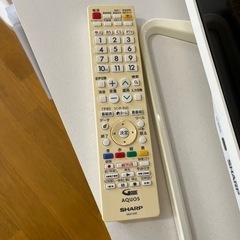 テレビ　ホワイトsharp 32型の画像