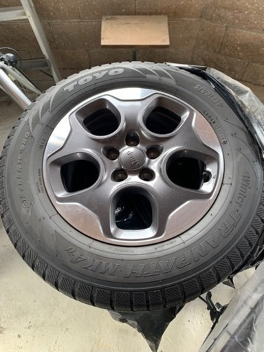 ジープ　スタットレス　タイヤ　ホイール