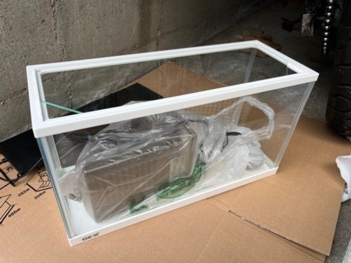 急募‼️　水槽セット　15x45 h25