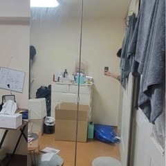 オシャレな鏡付きタンス！