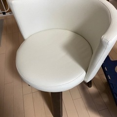 【無料】テーブル イス二脚セットの画像