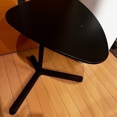 無料！IKEAのサイドテーブル　ブラックの画像