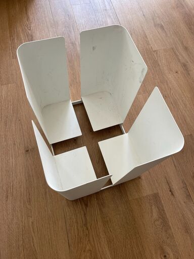 【お得】おしゃれなマガジンラック 33x26x33cm ホワイト 6,380円-\u003e1,000円