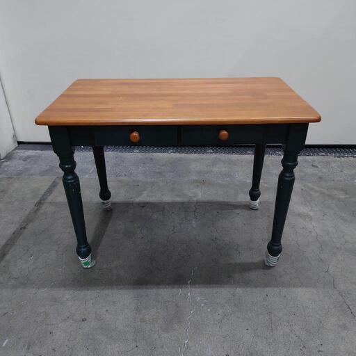 カントリー風　引き出し付家具