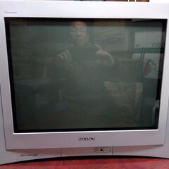 sonyの21インチのブラウン管テレビ