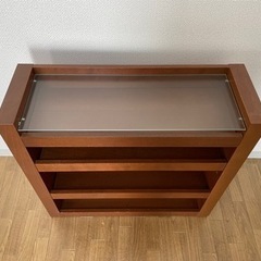 ベッド　クイーンサイズ　サイドボード付の画像