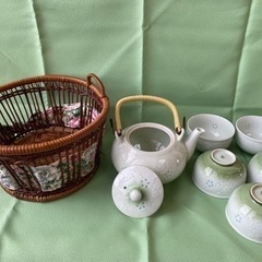 【値下げ】湯呑み&急須セット(かご付き)の画像