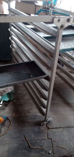 アルミ苗コンテナ収納棚