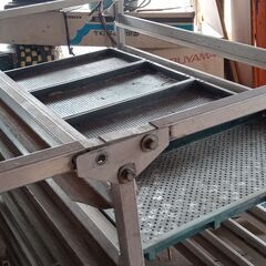 アルミ苗コンテナ収納棚の画像