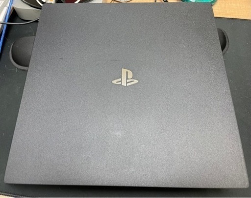【中古完動品】PS4 Pro 1TB CUH-7100B プレステ4