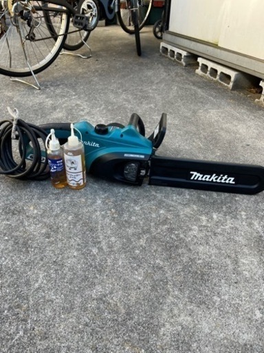 電動チェーンソー　マキタ