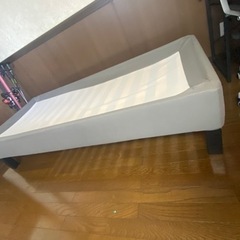 IKEA ベッドフレーム　　シングル　すみません消し忘れていました！