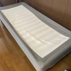 IKEA ベッドフレーム　　シングル　すみません消し忘れていました！の画像