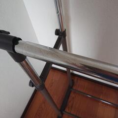 3月20日まで!伸縮性ハンガーラックの画像