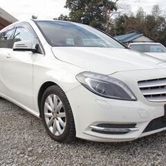 H24年式　白　ベンツ　B180BlueEFFICIENCY