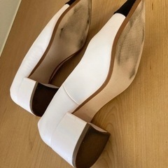 ZARA  パンプス　うすピンクの画像