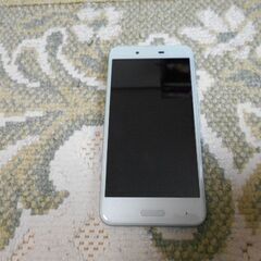 【au】シャープAQUOS SHV40(オパールグリーン)