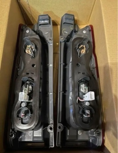 ハイエース7型テールランプ