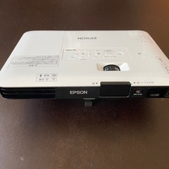 【美品】エプソン　プロジェクター　 EB-1795F