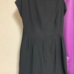 黒ワンピース　ラウンジ　デート　お出かけ　パーティーの画像