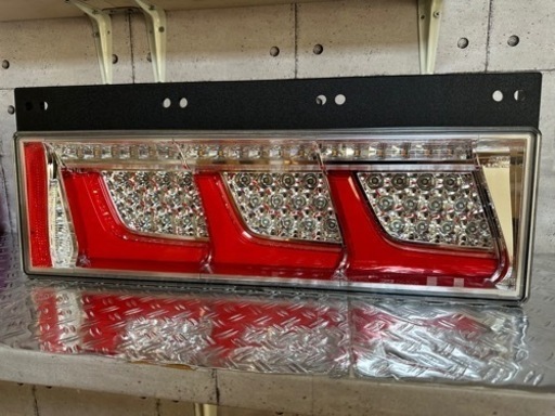 大型用　テールランプ　左側だけ