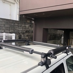 ルーフキャリア inno フルセット バー＆パッド4本付きの画像