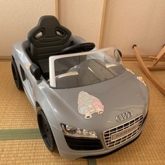 トイザらス　電動カー　1人乗り　Audi