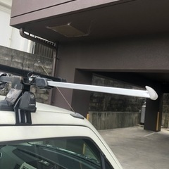 ルーフキャリア inno フルセット バー＆パッド4本付きの画像