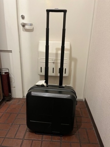 イノベーダー　スーツケース