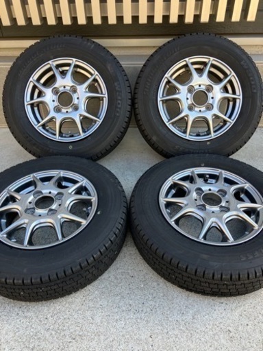 145R12LT スタッドレスタイヤ付きホイール4本  エブリイ、キャリィ、サンバー、ハイゼット等　軽自動車バン　ランクB