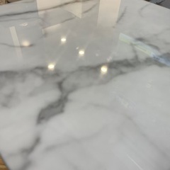 大理石柄！綺麗なサイドテーブルの画像