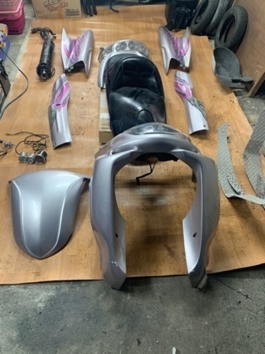 YAMAHA マジェスティ250  外装　カウル