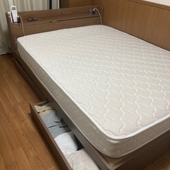 lowya ダブルベッド　ニトリ　マットレス　お譲り先決まってます