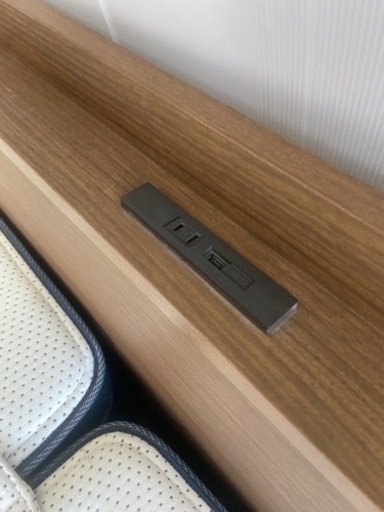 【美品】クイーンサイズ　ベッド　寝具　マットレス付き