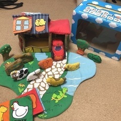 エドインター　ふわふわファームハウス　布おもちゃ　布絵本　知育玩具