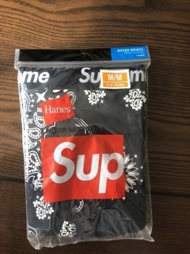 supreme×Hanesのボクサーブリーフ