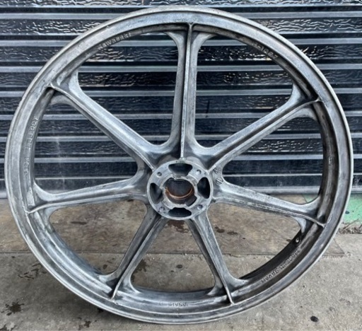 Kawasaki    Z400FX   国内E1から取り外し　フロントホイール　中古