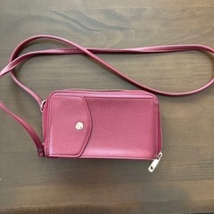 財布 スマホも入る