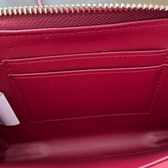 財布 スマホも入るの画像
