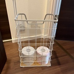 トイレットペーパー収納ラックの画像
