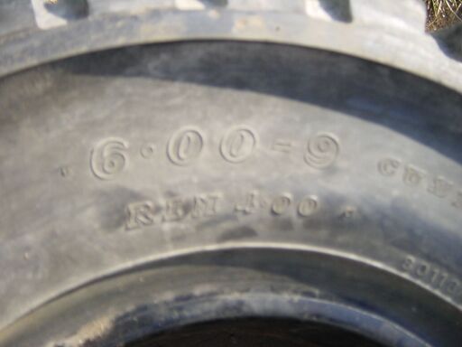 フォークリフト ノーパンクタイヤ　前後4本セット　6.00－9　5.00-8　DUNLOP　日本製