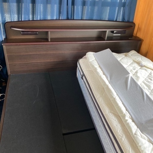 クイーンベット　収納付きフレーム