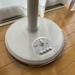 【ほぼ新品】22年製　扇風機　YAMAZEN ホワイト　の画像